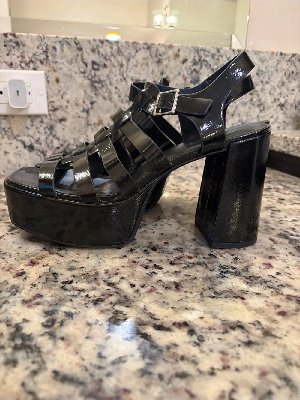 🦇 Soda Black Patent Multi-Strap Platform Sandals 🖤 love love love